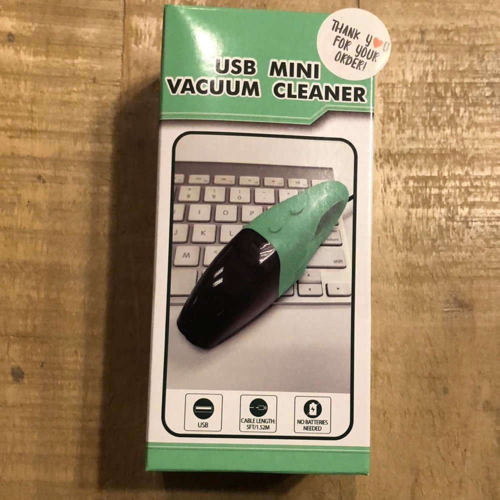 Sea Foam Green USB Mini Vacuum Cleaner Dustbuster NWT